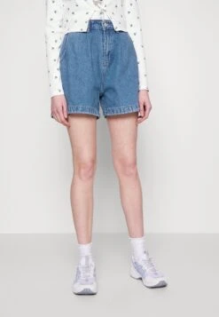 ONLYONLPETRA LOOSE SHORTS - Jeansshorts - Light Blue Denim