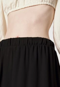 ObjectMILA - A-linjekjol - Black -Wal C Stil Butik 0891b53f410349c58ee7dd0dba3da85d