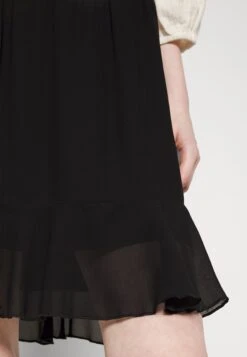 ObjectMILA - A-linjekjol - Black -Wal C Stil Butik 0a7f98c214d144958900e6130369add2