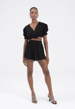 BSLLECRA - Shorts - Black -Wal C Stil Butik 14146c11b5b244b79ba714abb9583c04