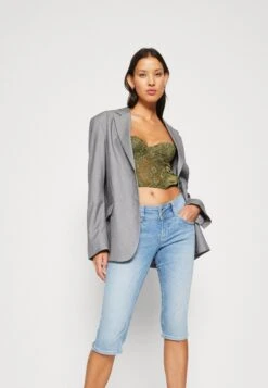 Pepe JeansGEN CROP - Jeansshorts - Denim -Wal C Stil Butik 1acbb9f589e74072839ccae5169092eb