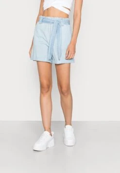 ONLYONLBEA SMILLA LOOSE - Jeansshorts - Light Blue Denim