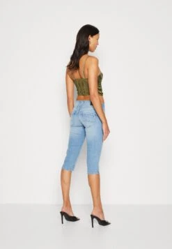 Pepe JeansGEN CROP - Jeansshorts - Denim -Wal C Stil Butik 34fa10452ac242c0bc7c4e6c3a8f7ccc