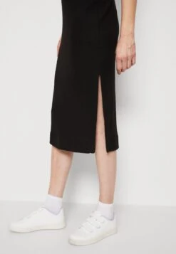 EspritPennkjol - Black -Wal C Stil Butik 41b37f3d909446f9a9052d17aef1b9e0