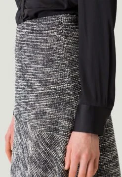 ZeroA-linjekjol - Black White -Wal C Stil Butik 4452c410c10347c7ab4bf2974414e06f