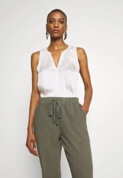 KaffeNAYA CAPRI - Shorts - Grape Leaf -Wal C Stil Butik 4ad7211bf3cf4b15ba8607dfed52757f