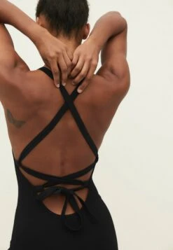 StradivariusOverall / Jumpsuit - Black -Wal C Stil Butik 51f0250aed2d4a909b0dbc0e3403ba66