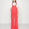 WranglerCASEY JONES FLARE OVERALL - Hängselbyxor - Poppy Red -Wal C Stil Butik 5698c978d2124306a267564a1d6dc513