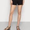 Vero ModaVMNINETEEN LOOSE SHORTS - Jeansshorts - Black -Wal C Stil Butik 58b3d0747253434ea238ab7333c166e6