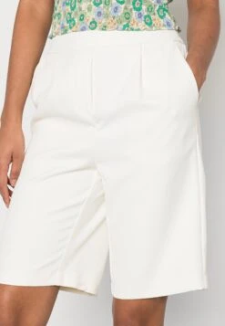 PiecesPCVAGNA - Shorts - Cloud Dancer -Wal C Stil Butik 6955b2ef77084cd28b5ba23fe7588a7d