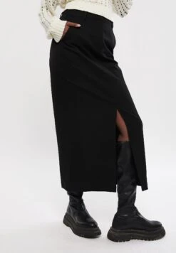 MbyMNELLIS - Maxikjol - Black