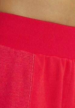 Reebok ClassicVARSITY HIGH-RISE - Shorts - Vector Red -Wal C Stil Butik 7618237615b045e4a4f50b7954652349