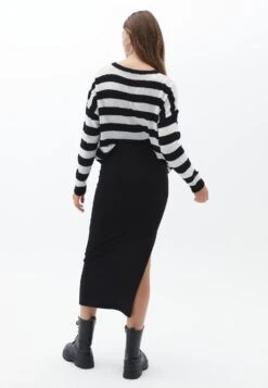 OXXOMIT SEITLICHEM SCHLITZ - Pennkjol - Black -Wal C Stil Butik 85b7dcda7f754edf9e224e1a28f041ae