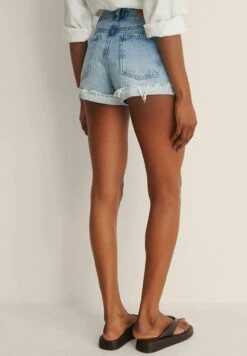 NA-KDFOLD UP - Jeansshorts - Light Blue -Wal C Stil Butik 8c235a894cde48d3a1e3e2b9edd254fa