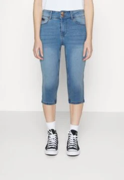 Vero ModaVMLATIFA MR BUTTON DENIM KNICKERS - Jeansshorts - Light Blue Denim