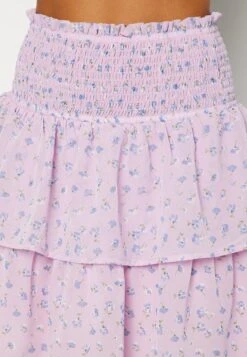 BubbleroomYULIA - A-linjekjol - Lilac -Wal C Stil Butik 94af5ff2692744219ac05b4ff6753be6