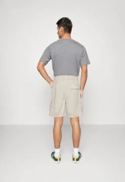 KaotikoCARGO MOON UNISEX - Shorts - Ivory -Wal C Stil Butik 9b7d05cf08664345ba6c948c3ed5bf2e