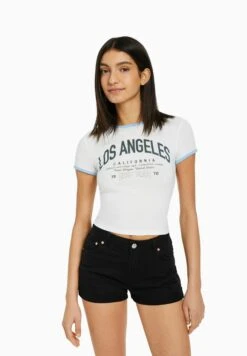 BershkaCOMFORT WITH TURN-UP HEMS - Shorts - Black