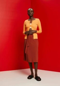 EspritA-linjekjol - Terracotta New -Wal C Stil Butik a18f38207200438b873d02ba5156672b