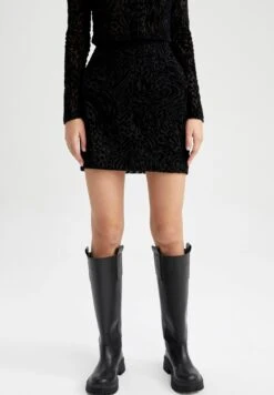 DeFactoSLIM FIT - Minikjol - Black