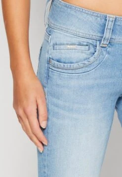 Pepe JeansGEN CROP - Jeansshorts - Denim -Wal C Stil Butik ac9fea6f02074a68845b53739668b24f