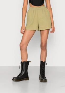 Vero ModaVMNATALI - Shorts - Sage Solid