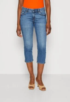 EspritCAPRI - Jeansshorts - Blue Medium Wash