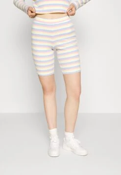 Vero ModaVMPELLY BIKER - Shorts - Snow White