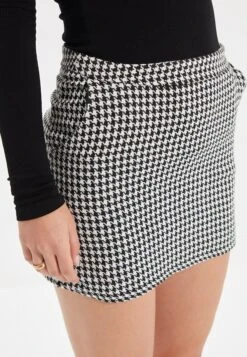 TrendyolMinikjol - Black -Wal C Stil Butik be7d4963ba014959b82e4f6b70b694dd