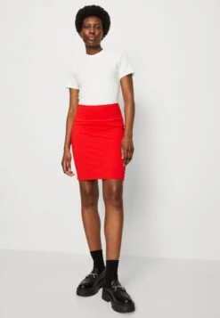 KaffePENNY - Minikjol - Fiery Red -Wal C Stil Butik c029e5c154c14d2190f75e5597d5465d