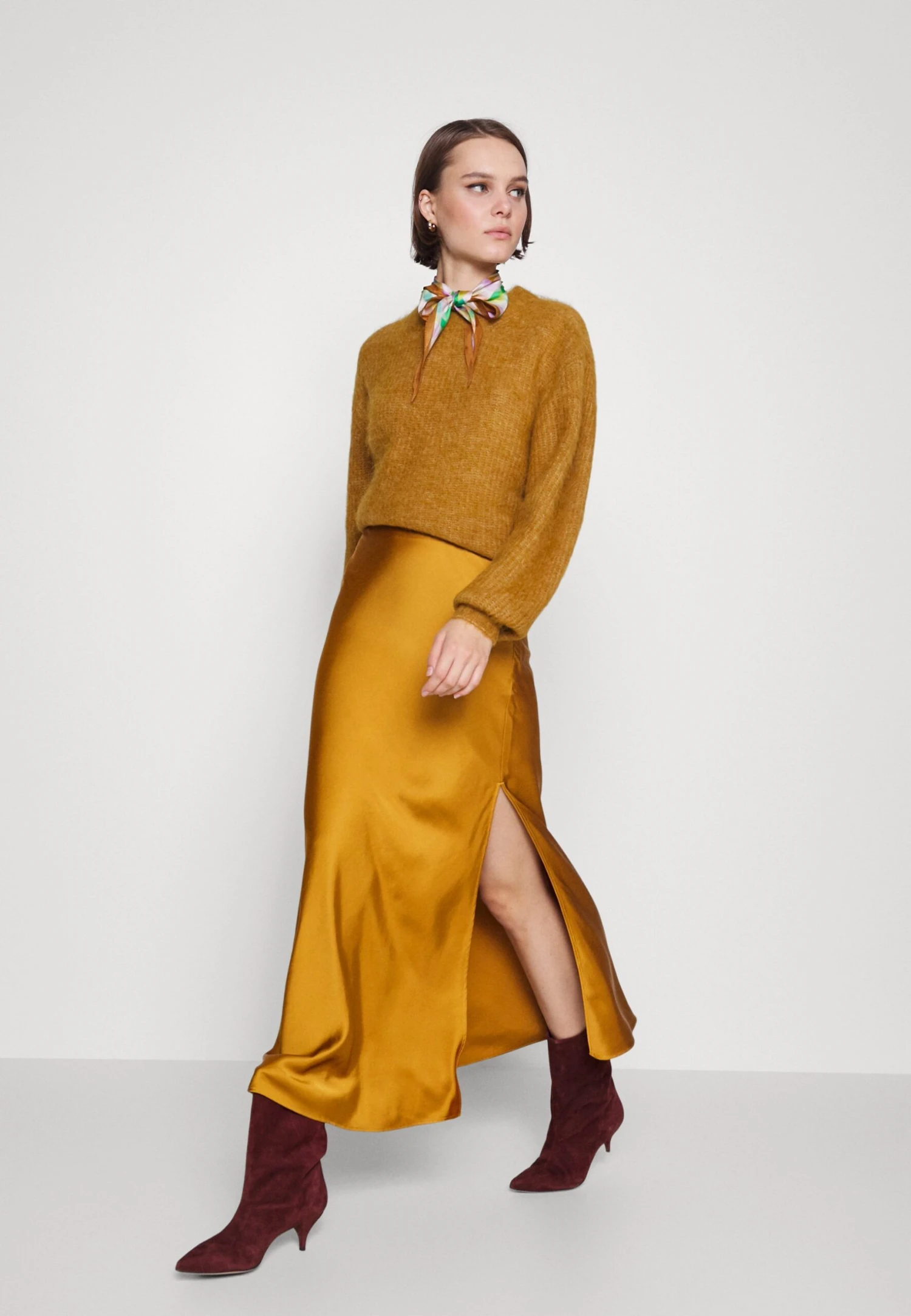 Abercrombie & FitchSLINKY BIAS MAXI - Maxikjol - Gold-coloured 6 Abercrombie & FitchSLINKY BIAS MAXI - Maxikjol - Gold-coloured - Bild 4