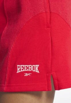 Reebok ClassicVARSITY HIGH-RISE - Shorts - Vector Red -Wal C Stil Butik cf1a6fd746e04f5c8c99bd4b375aaf18