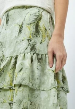 PEPPERCORNMARISOLA - A-linjekjol - Green Mint Stripe -Wal C Stil Butik d0e88d9a8ce94f1789e073ac3b7d63af