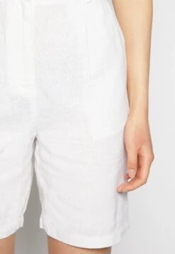 ONLYONLCARO LONG - Shorts - Bright White -Wal C Stil Butik df74d97008264883b7f34de41d50ed1e