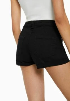 BershkaCOMFORT WITH TURN-UP HEMS - Shorts - Black -Wal C Stil Butik e3c4284cceec478b94810e5e1cd45387