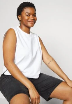 ONLY CarmakomaCARENEDA MOM LONG - Jeansshorts - Washed Black -Wal C Stil Butik e9dc9478e500439fa2b881a4a1766050